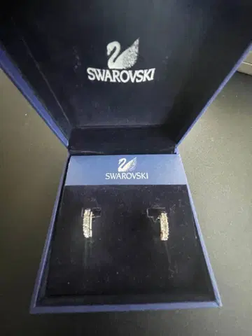 Swarovski 크리스탈 귀찌