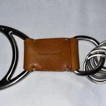 Hender Scheme 키링 브라운