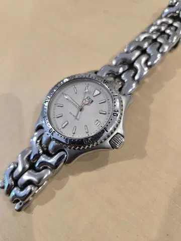 태그 호이어 쿼츠 손목시계 200미터 방수