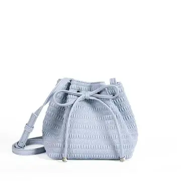 라이트 블루 버킷 백