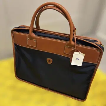 [ 미사용 새상품 ] FELISI (페리지) 네이비 비즈니스 백