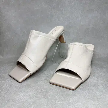 미사용 히미코 부드러운 가죽 스트레치 가죽 뮬 아이보리