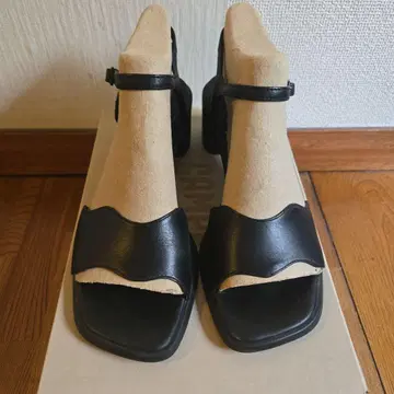 CAMPER 캠퍼 블랙 오픈토 샌들