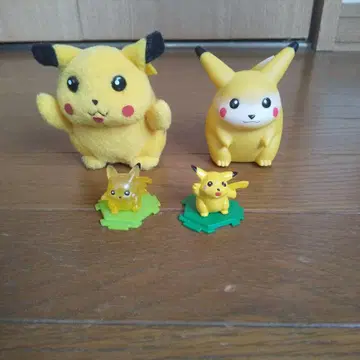 피카츄 봉제 인형과 피규어 4체 세트