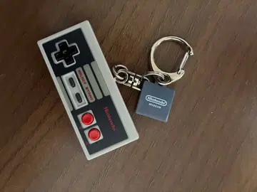닌텐도 뮤지엄 패미컴 키링