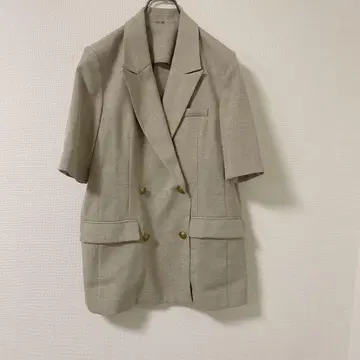 미라 오웬 금장 버튼 하프 슬리브 테일러드 자켓