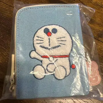 100% 도라에몽&프렌즈 TOKYO 도라에몽 사가 자수 패스 케이스