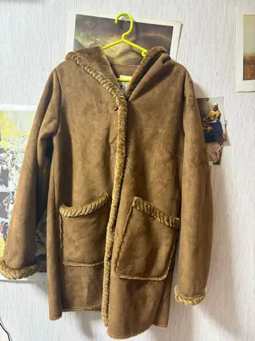 세인트 존스베이 무스탕 코트 브라운