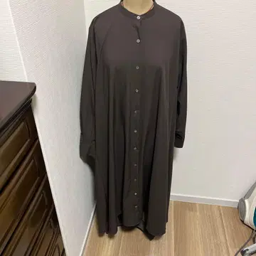 미즈이로 인드 다크 브라운 긴팔 셔츠 원피스