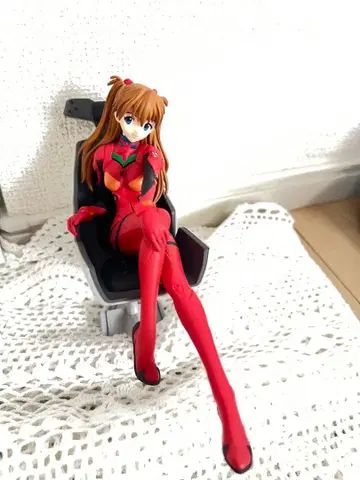 에반게리온 아스카 랑그레이 피규어 의자 포함