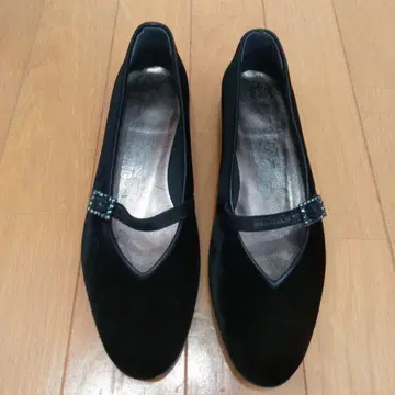 FERRAGAMO 오드리 블랙 벨벳 플랫슈즈