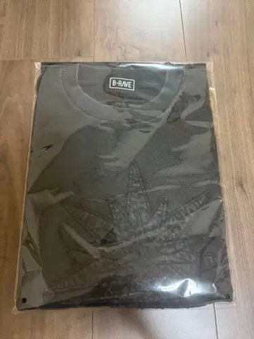 새상품 미개봉 HANA born to bloom 티셔츠 라이브 M 사이즈