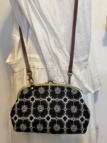 미나 페르호넨 탬버린&아네모네 네이비 가마구치 미니백