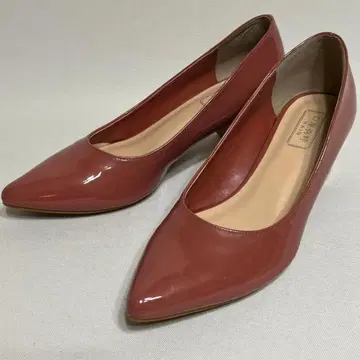 미사용 새상품 히미코 RAIN 방수 펌프스 와이드 힐 에나멜 24cm