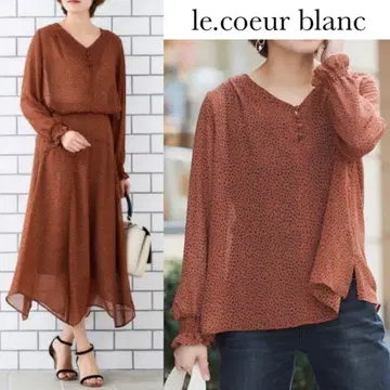 르 쿠르 블랑 셔링 슬리브 프린트 쉬폰 블라우스 브라운