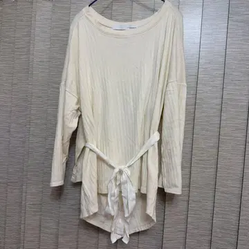 +81 BRANCA 하치이치 블랑 티셔츠