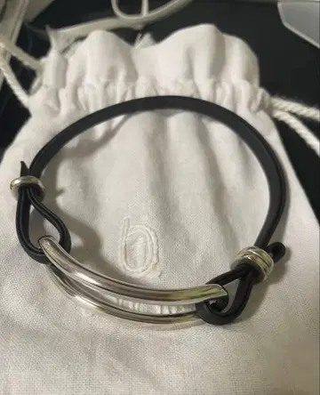 미사용 새상품 블랑 이리스 LA TOUR 가죽 팔찌