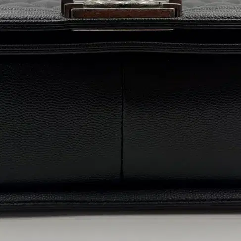 샤넬 보이백 미디움 캐비어 블랙 빈티지실버 사진 4