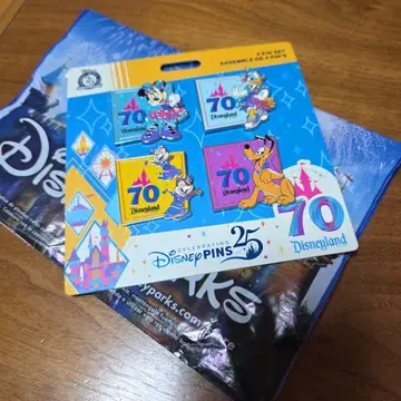 [ 한정판 ] 캘리포니아 디즈니 70주년 핀 배지 핀즈 미키 4종
