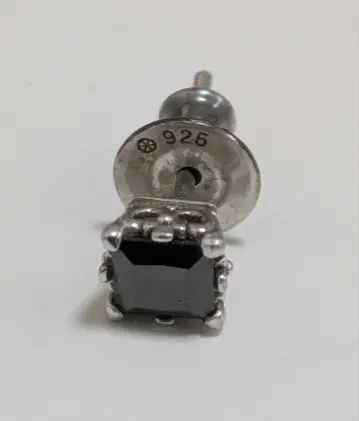 저스틴 데이비스 (JUSTIN DAVIS) 한쪽 귀걸이