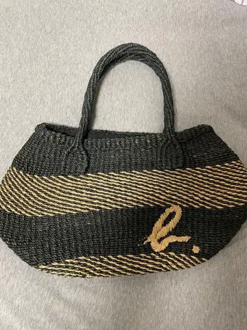 아네스베의 바구니 가방 블랙과 베이지