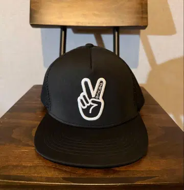 deuce 듀스 캡 블랙 피스 사인 플랫 바이저 농구