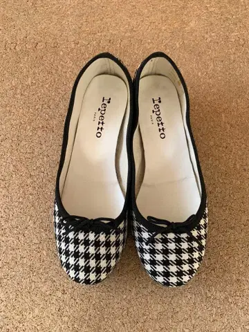 Repetto 화이트 x 블랙 체크 무늬 플랫슈즈