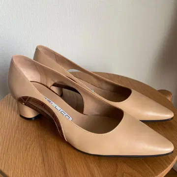 펠리코 펌프스 NEBI 사이즈 38 베이지