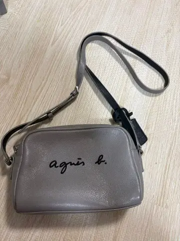 agnes b. 숄더백 PAS26-05 베이지