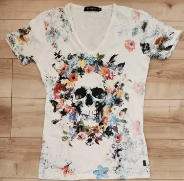 CIVARIZE 스컬 꽃무늬 V넥 T셔츠 44