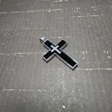 슈퍼 디럭스 크로스 펜던트 저스틴 데이비스