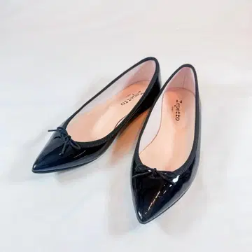 [새상품급] repetto 브리짓 37 에나멜 플랫 펌프스 블랙 리본