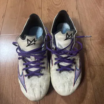 축구화 화이트/퍼플 FG