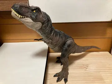 쥬라기 월드 슈퍼 물기 으르렁 T-렉스