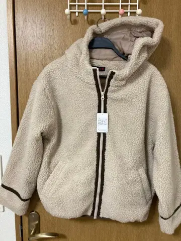 Lovetoxic 후드 부착 보아 자켓 L 사이즈 베이지