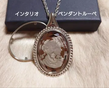 인타리오 펜던트 루페 여성상 실버 컬러
