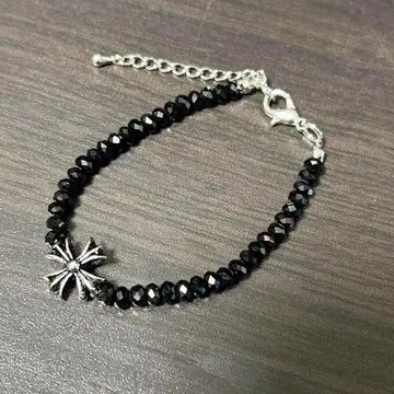 블랙 스피넬 컬러 스톤 CH 크로스 팔찌