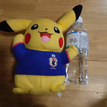 피카츄 봉제 인형 일본 대표 유니폼