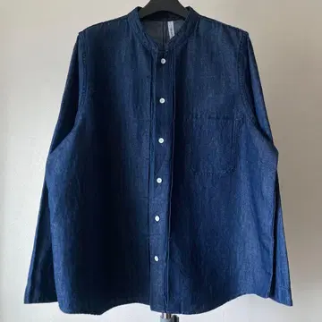 클립 탭 면린넨 밴드 카라 셔츠 네스트로브 미즈이로 인드 츠무구