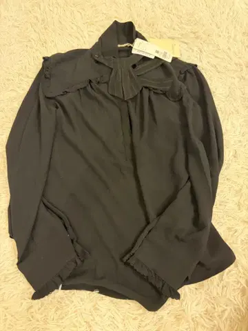 새상품 see u soon 프릴 블라우스 블랙 리본 다크코어 코켓 계열