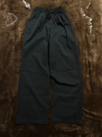 와이드 배기 나일론 팬츠 이지 팬츠 블랙 스트레이트 실루엣 구제 의류