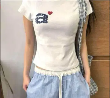 aeae T셔츠 화이트 상의 티셔츠 한국 로고 하트