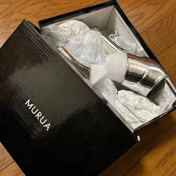 MURUA 실버 뮬 샌들 박스 포함