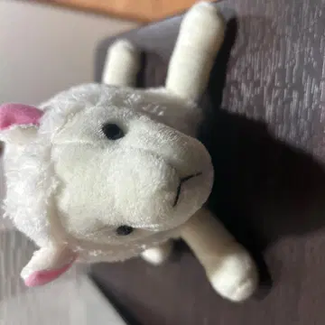 화이트 양 봉제 인형