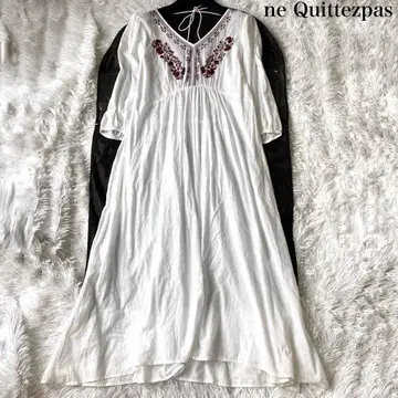 네 킷테 파 코튼 보일 자수 백리본 롱 원피스