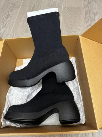 CAMPER 블랙 Thelma 청키힐 부츠 새상품