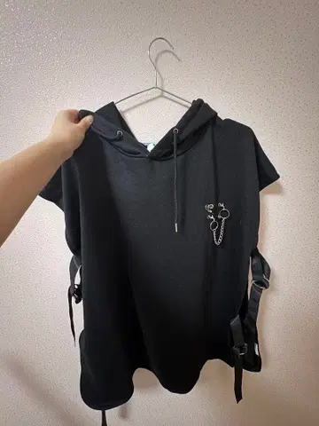 VOLCAN & APHRODITE 후드 부착 블랙 후드티 스타일