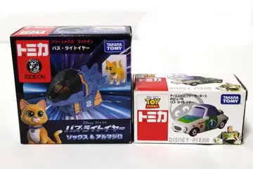 토미카 버즈 라이트이어 포피트 삭스&알마딜로 미사용