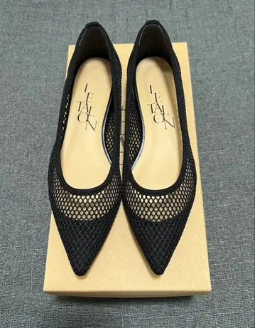 새상품 르탈론 포인트 넷 플랫 펌프스 블랙 22cm