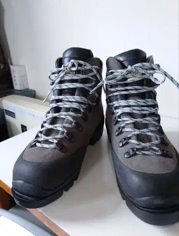 등산화 잠발란 크리스토로GT